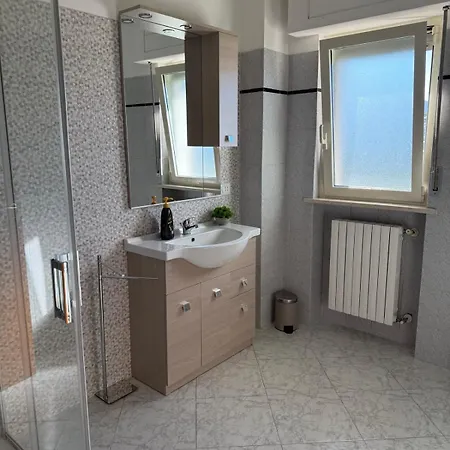 Casa Dulce Casa - Bright Flat With Balcony 2 Baths 2 Beds アパート Scafa
